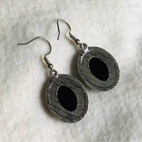 Black Onyx Bangle & Earrings Set - Picture 7 of 8